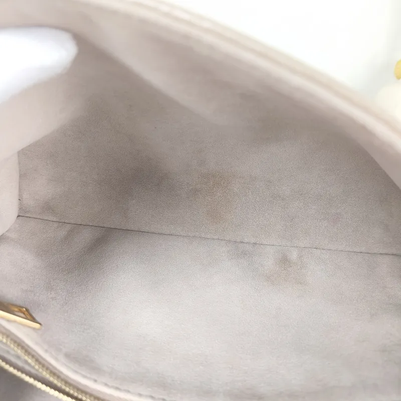 Louis Vuitton Crossbody Bag MADELEINE Empreinte Embossed Calfskin Medium30 × 11 × 19.5 cm — detail view 8 of 14