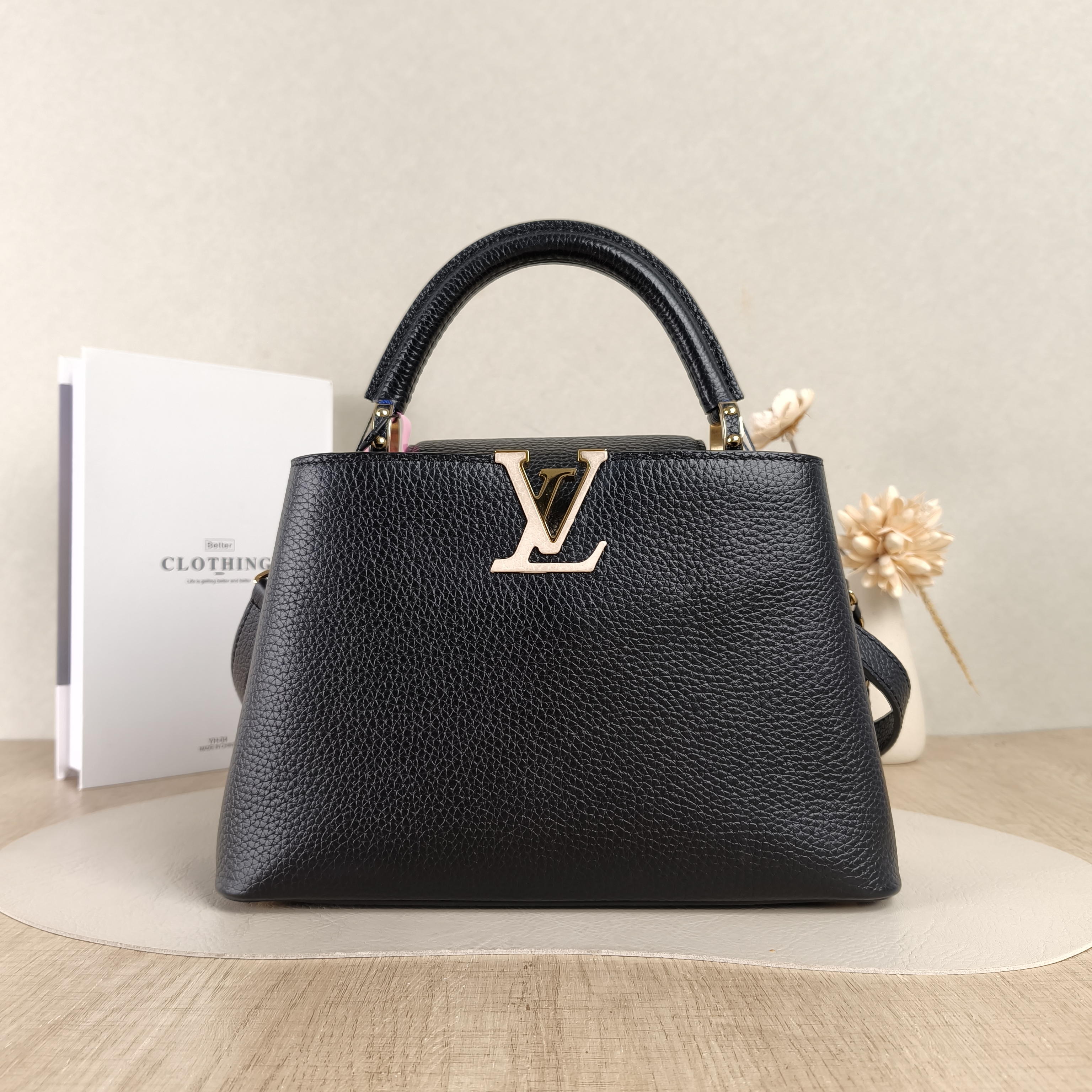 Louis Vuitton Top Handle Bag Capucines Black Calfskin BB27 × 9 × 17.5 cm