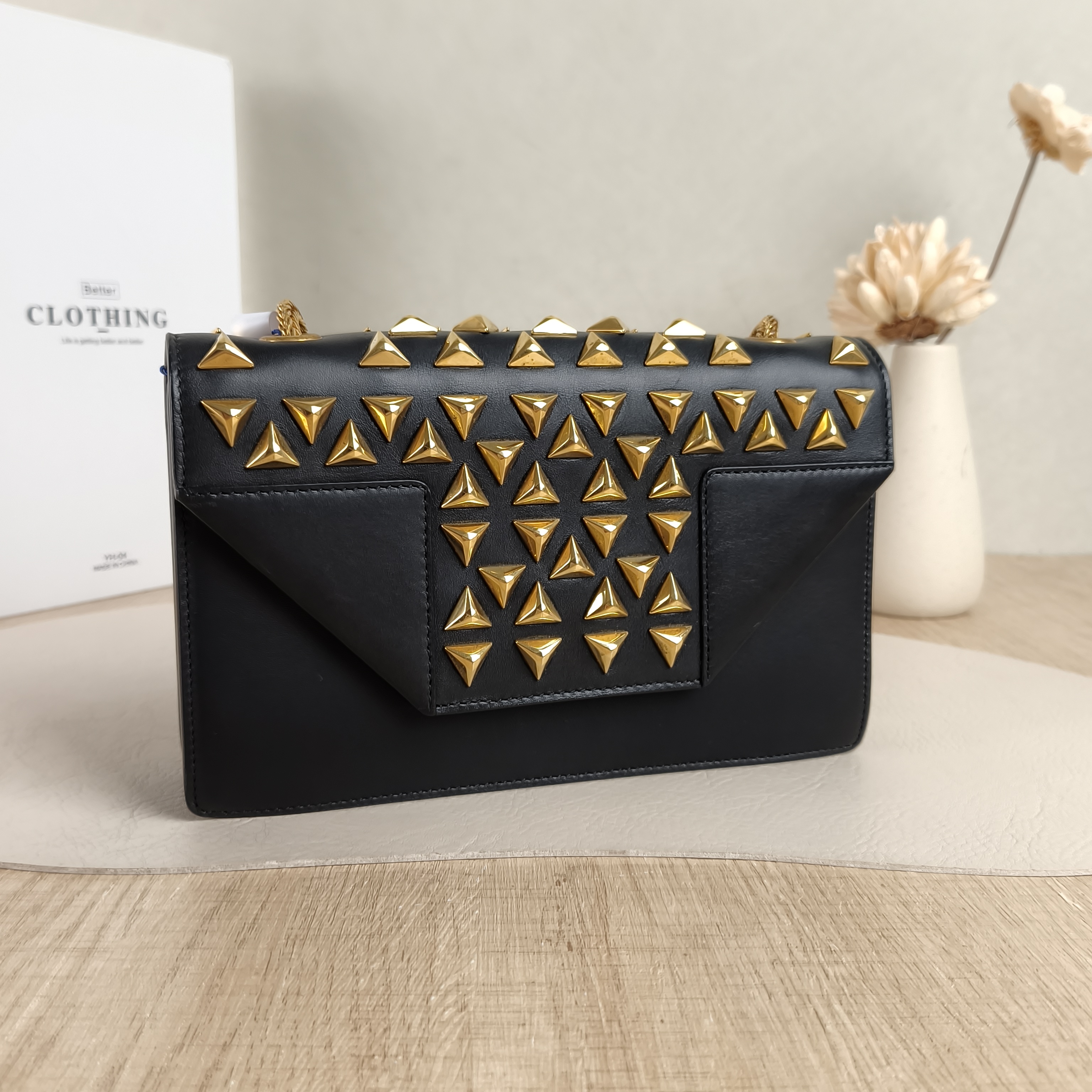 SAINT LAURENT Shoulder Bag Shoulder Bag Black Calfskin One Size21 × 5 × 13 cm — cover view 2 of 5