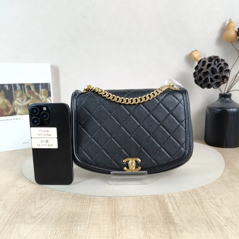 Chanel Crossbody Bag Crossbody Bag Black Calfskin One Size 24 × 6 × 18 cm 28 — cover view 6 of 6