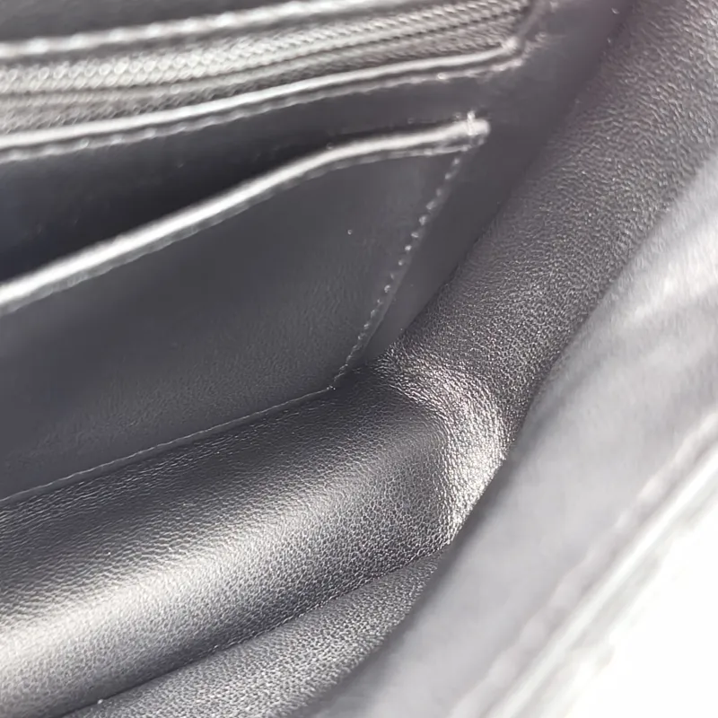 Chanel Crossbody Bag Pearl Crossbody Bag Black Lambskin One Size20 × 5 × 13 cm — detail view 14 of 15