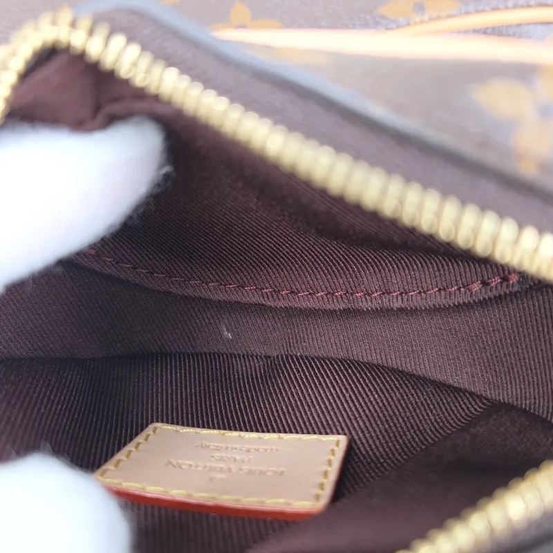 Louis Vuitton Shoulder Bag Croissant Monogram PVC Medium25 × 5 × 15 cm — detail view 8 of 13