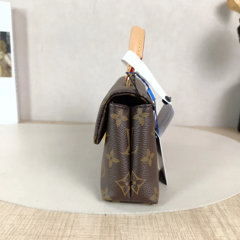 Louis Vuitton Crossbody Bag MADELEINE Monogram PV Cnano21 × 6 × 12.5 cm — detail view 11 of 13