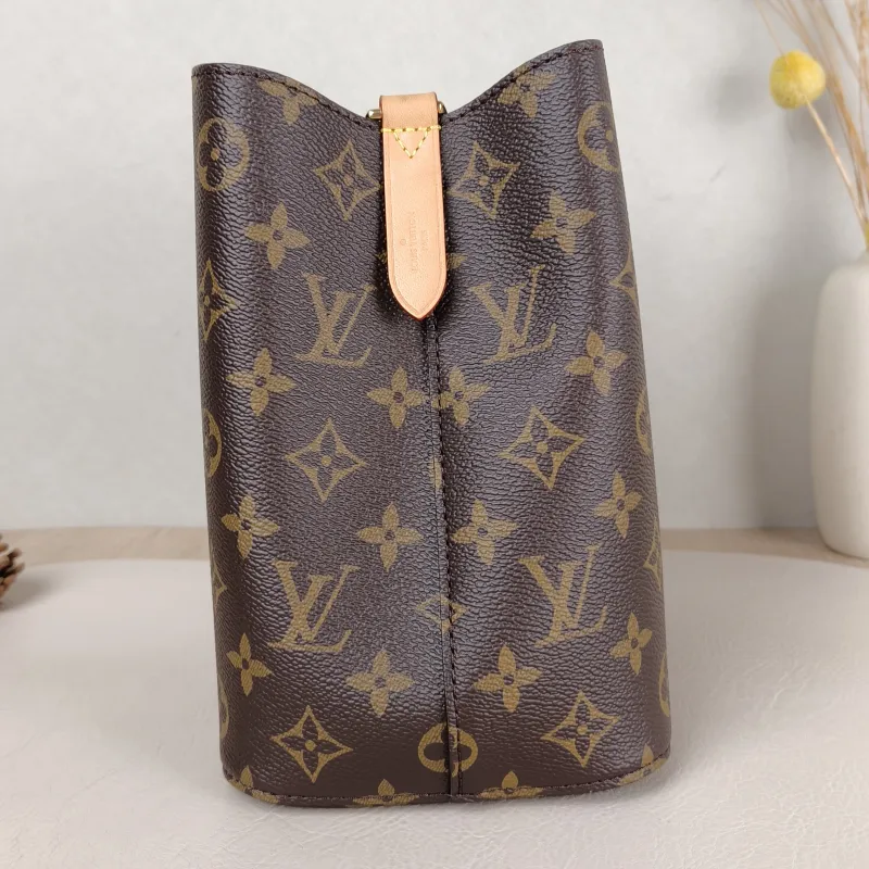 Louis Vuitton Crossbody Bag NÉONOÉ Bucket Bag BB Monogram PVC BB 20 × 13 × 20 cm — detail view 1 of 11