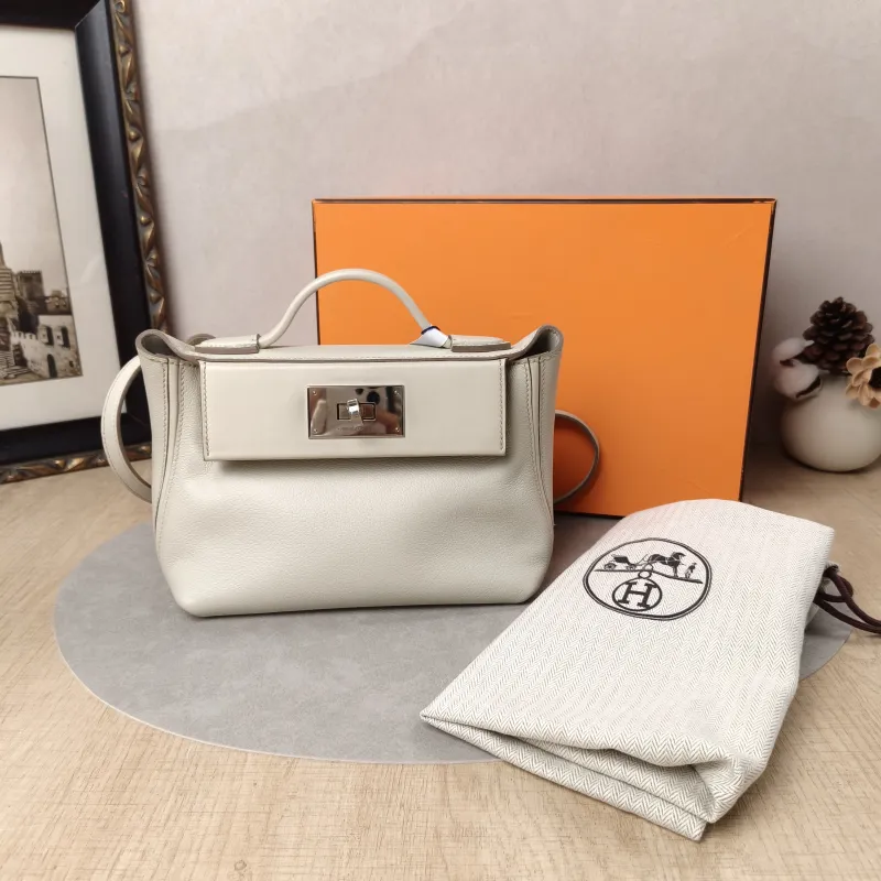 Hermès Crossbody Bag24 · 24 21 Shoulder Bagmini — detail view 5 of 20