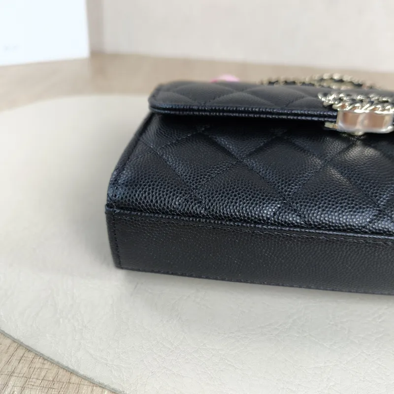 Chanel Crossbody Bag kelly Black Grained Calfskin One Size18 × 4.5 × 10 cm — detail view 9 of 14