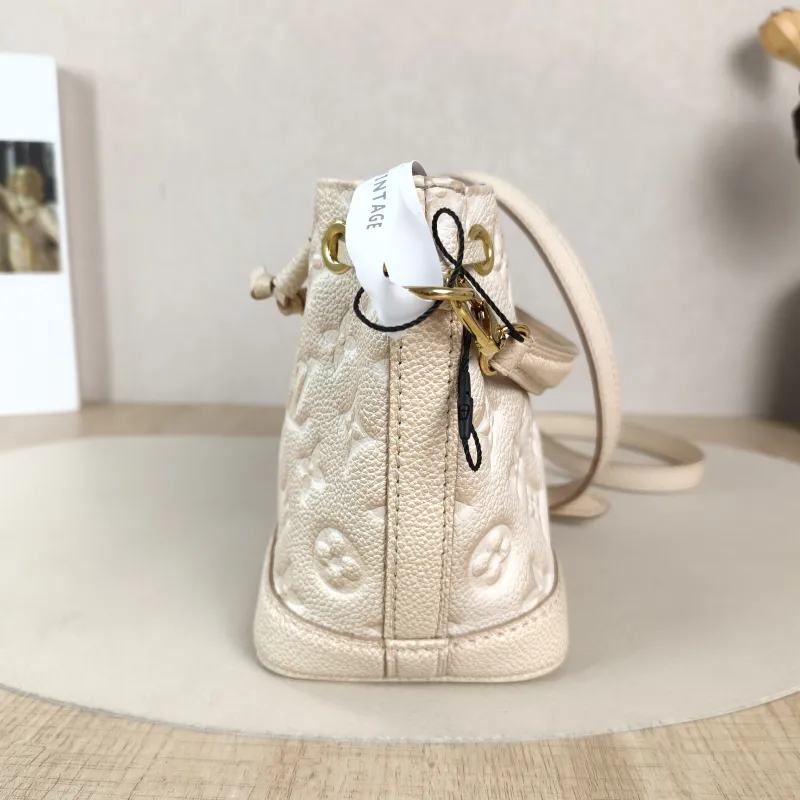Louis Vuitton Shoulder Bag Petit Noé Bucket Bag Vintage Small 24 × 18 × 27 cm — detail view 9 of 11