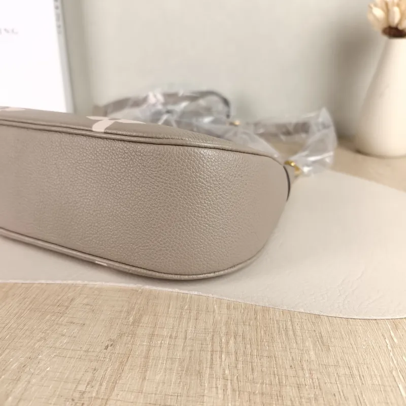 Louis Vuitton Shoulder Bag Bagatelle Monogram Empreinte Embossed Calfskin Small 24 × 7 × 18 cm — detail view 4 of 9