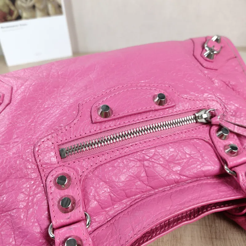 BALENCIAGA Crossbody Bag Classic City Red Waxed Leather Small30 × 10 × 21 cm — detail view 11 of 13