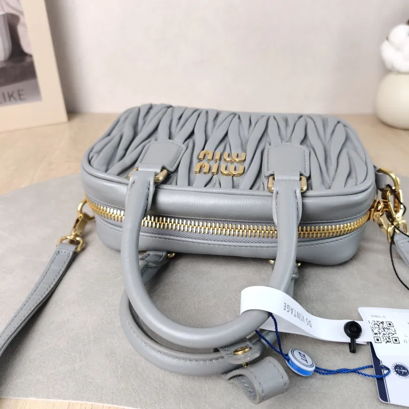 Miumiu Top Handle Bag Arcadie MatelasséCollection Edition Grey Lambskin Small 19 × 6 × 13 cm — detail view 2 of 13