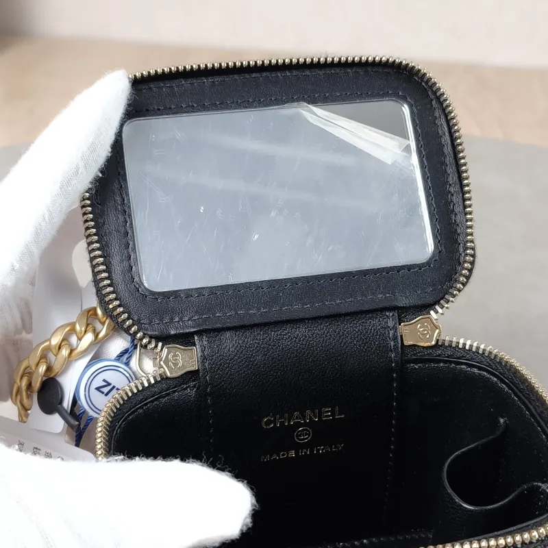 Chanel Crossbody Bag Edition Black Grained Calfskin nano 10 × 7 × 9 cm — detail view 8 of 11