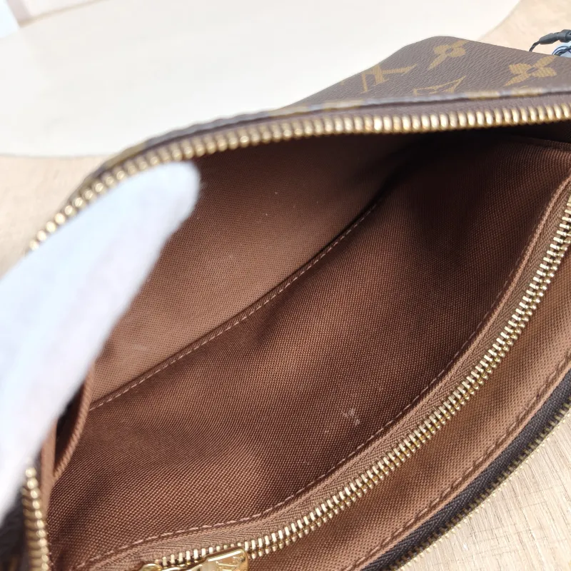 Louis Vuitton Shoulder Bag Pochette Accessoires Two Straps Monogram PVC Large 23.5 × 4 × 13.5 cm — detail view 4 of 10
