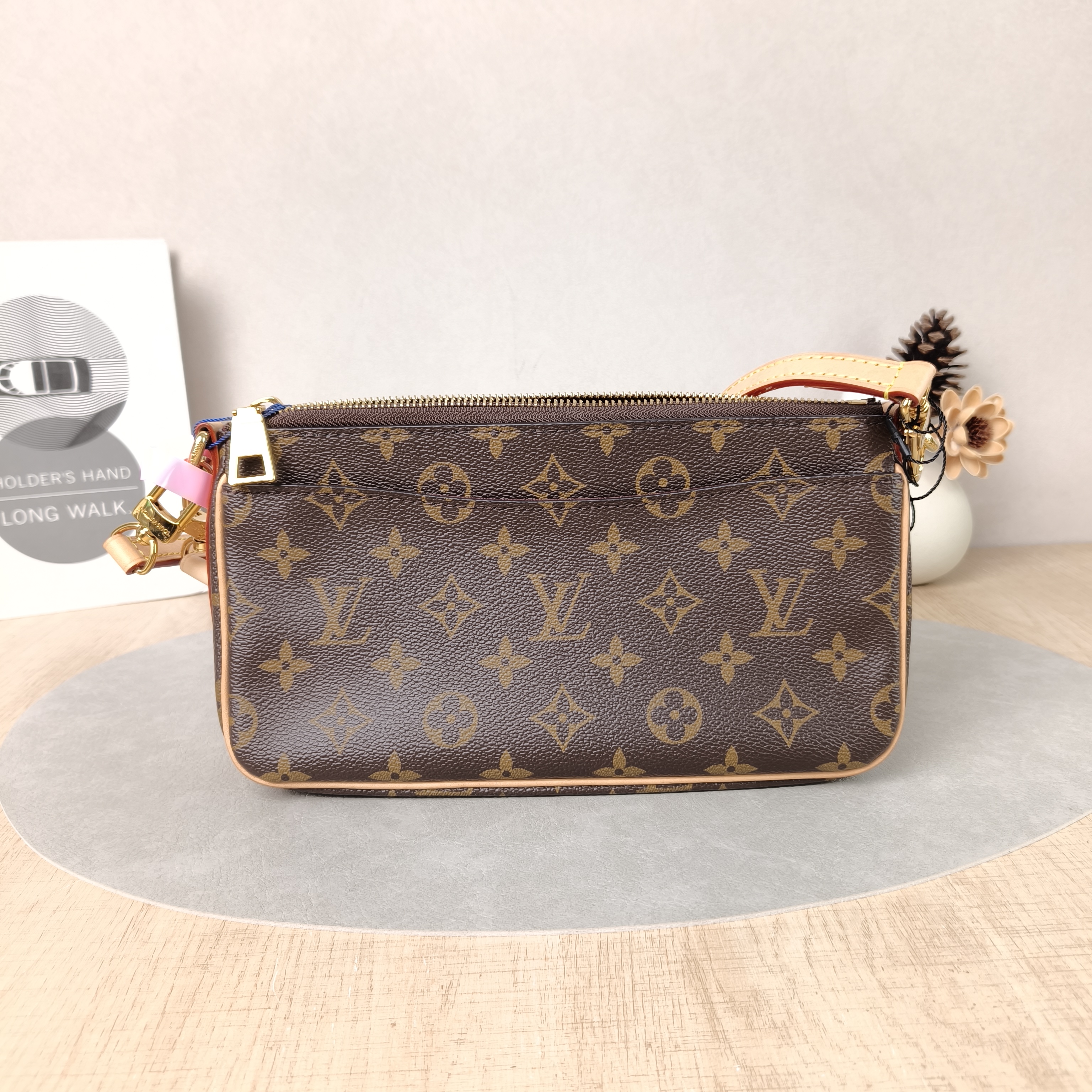 Louis Vuitton Shoulder Bag Vivacité Monogram PVC One Size25 × 8 × 15 cm — cover view 2 of 6