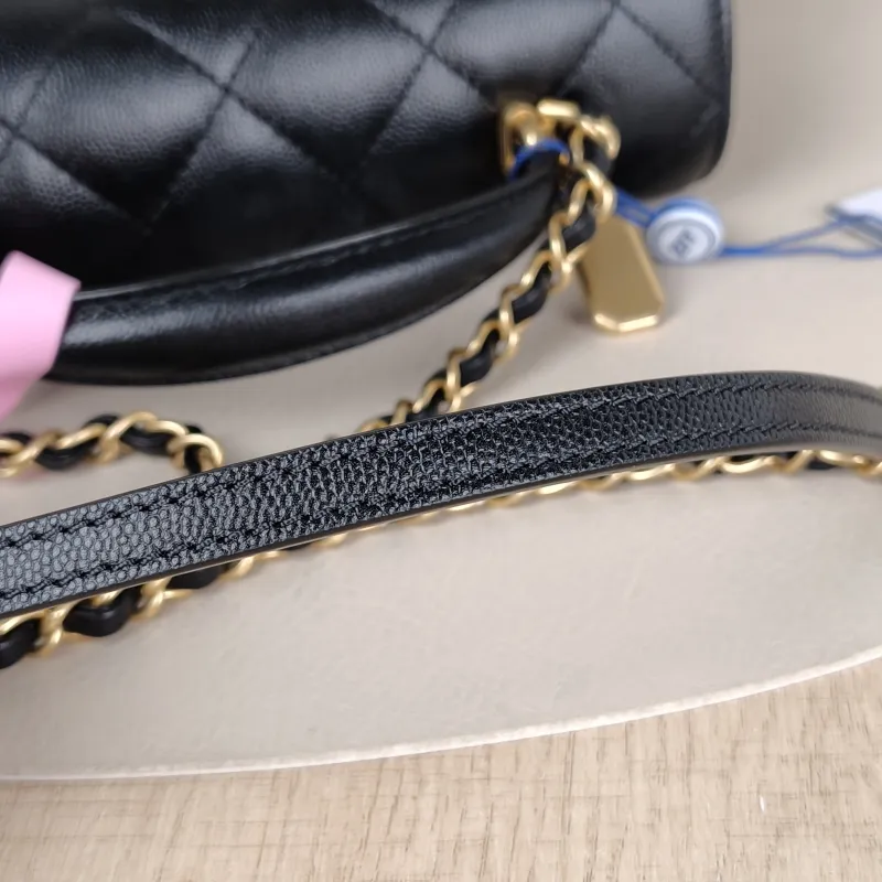 Chanel Crossbody Bag Black Grained Calfskin 21 × 9 × 15 cm — detail view 6 of 14