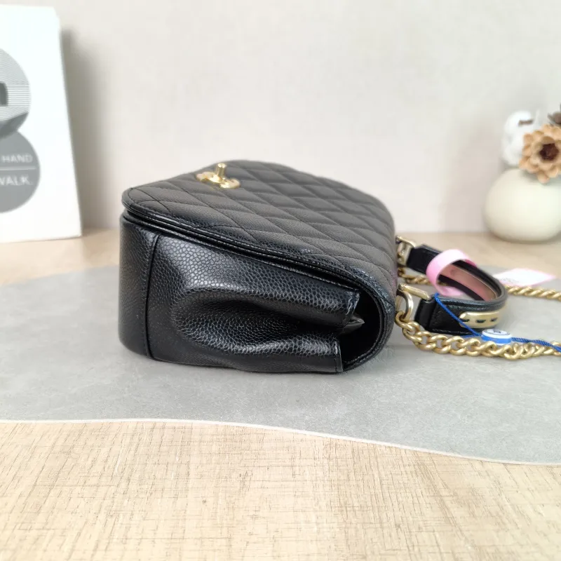 Chanel Crossbody Bag Crossbody Bag Black Calfskin One Size 24 × 8 × 16 cm 24 — detail view 13 of 14