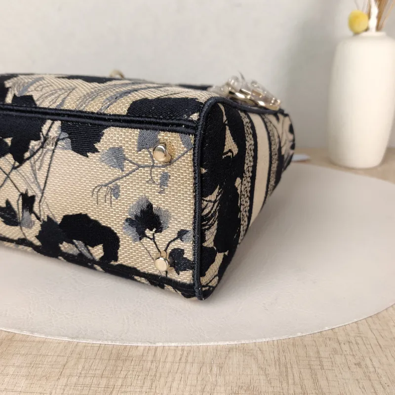 DIOR Top Handle Bag Lady Lady Dior Bag Beige Black Canvas Medium24 × 12 × 21 cm — detail view 6 of 14