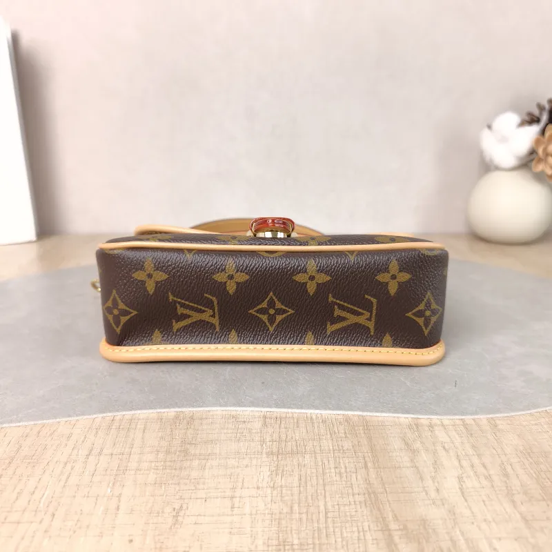 Louis Vuitton Crossbody Bag Diane Baguette Bag Monogram PVC nano 19 × 6 × 10.5 cm — cover view 3 of 6