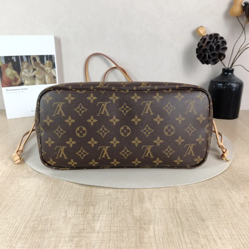 Louis Vuitton Shoulder Bag Neverfull Monogram PVC Medium 31 × 14 × 28 cm — cover view 4 of 4