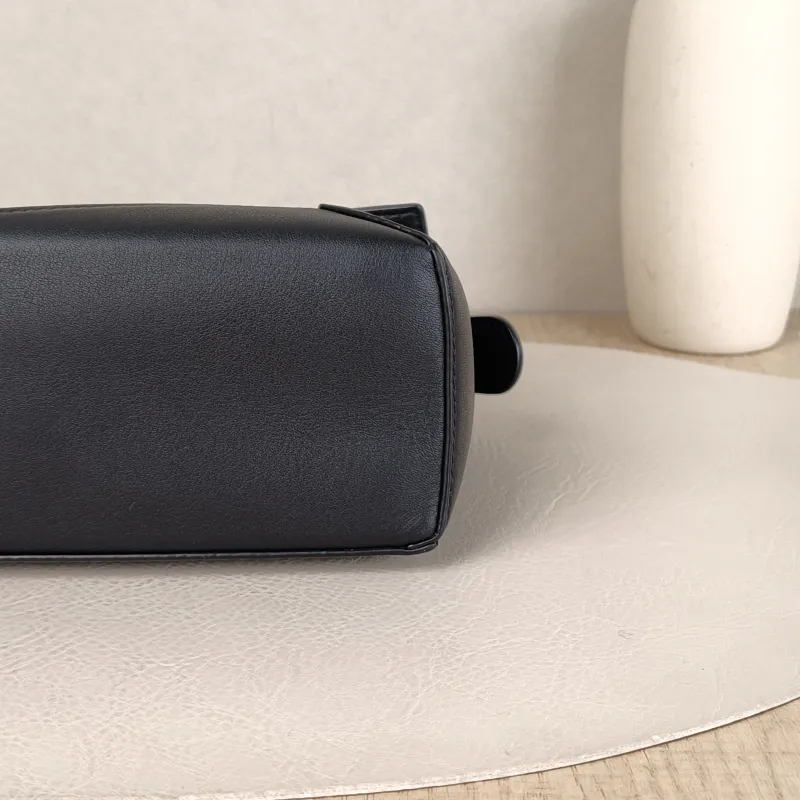LOEWE Crossbody Bag Puzzle Black CC alfskinmini18 × 8 × 12.5 cm — detail view 10 of 12
