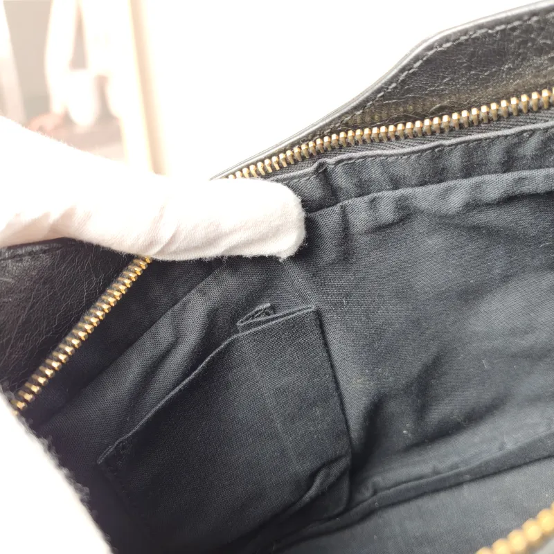 BALENCIAGA Shoulder Bag Black Lambskin 23 × 5 × 14.5 cm — detail view 9 of 11