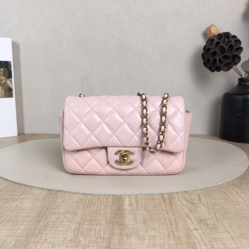 Chanel Crossbody Bag24K cf Mini Pink Lambskin18 × 4.5 × 12 cm