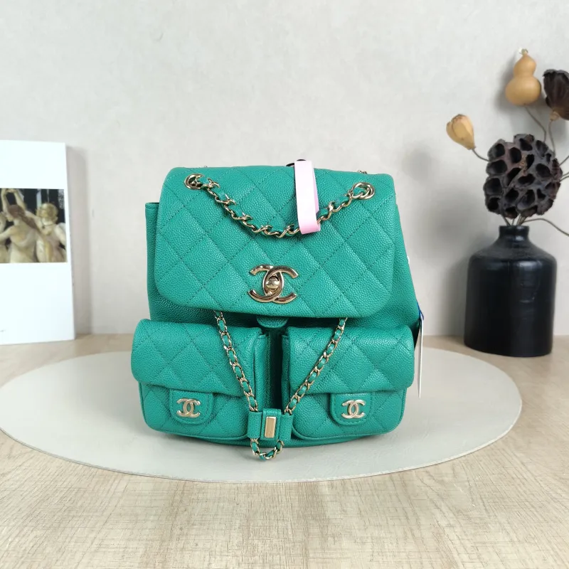 Chanel Backpack Duma Green Calfskin Medium20.5 × 11.5 × 20 cm