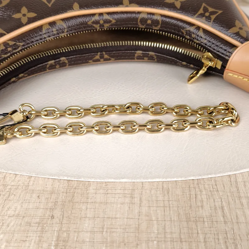 Louis Vuitton Crossbody Bag Loop Monogram PVC Small 23 × 6 × 13 cm — detail view 8 of 14
