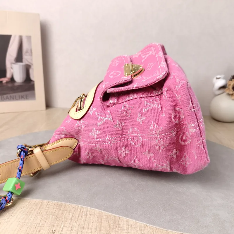 Louis Vuitton Shoulder Bag Baggy hobo Shoulder Bag Pink One Size 30 × 13 × 22 cm — detail view 4 of 13