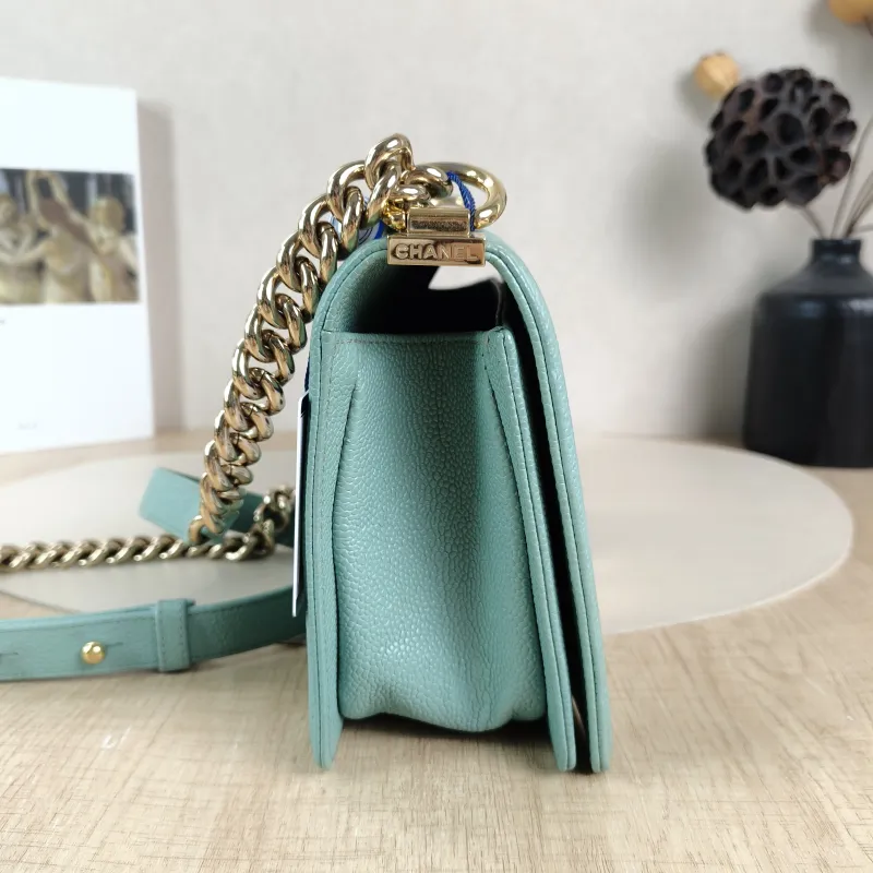 Chanel Crossbody Bag Le Boy​Green Calfskin Medium25 × 9 × 15 cm — detail view 13 of 13