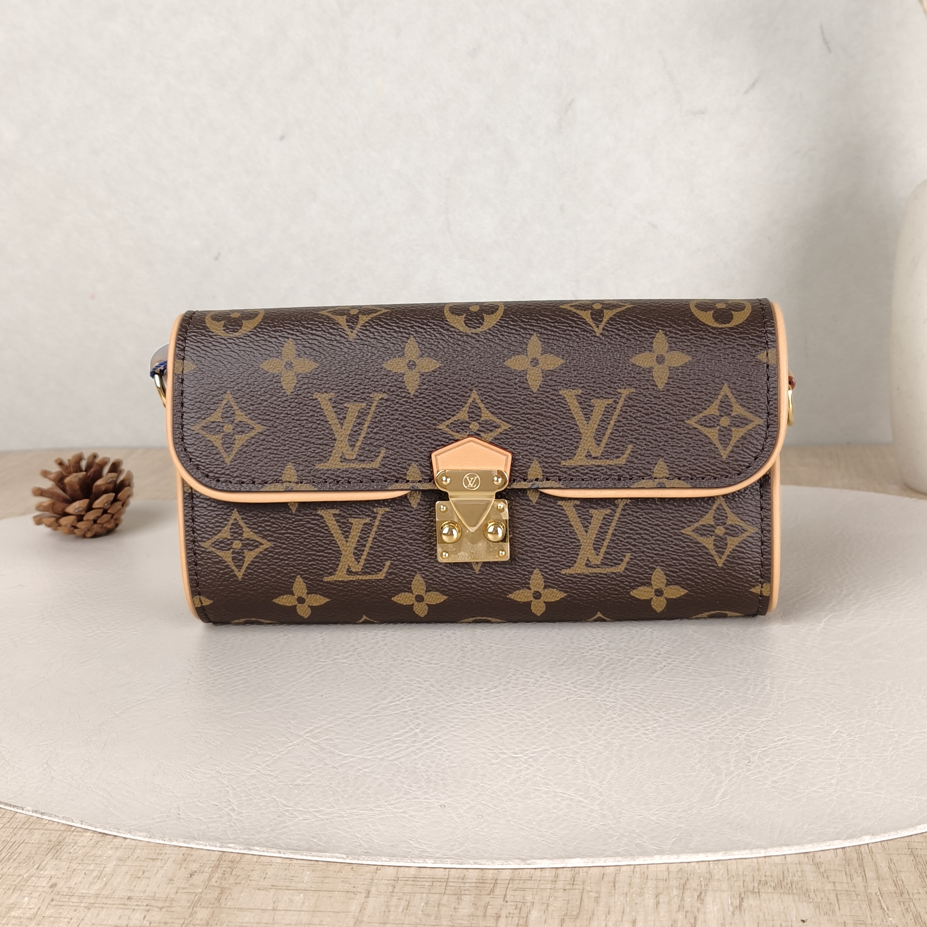 Louis Vuitton Crossbody Bag POCHETTE CAMILLE Monogram PVC One Size20.5 × 6 × 11 cm