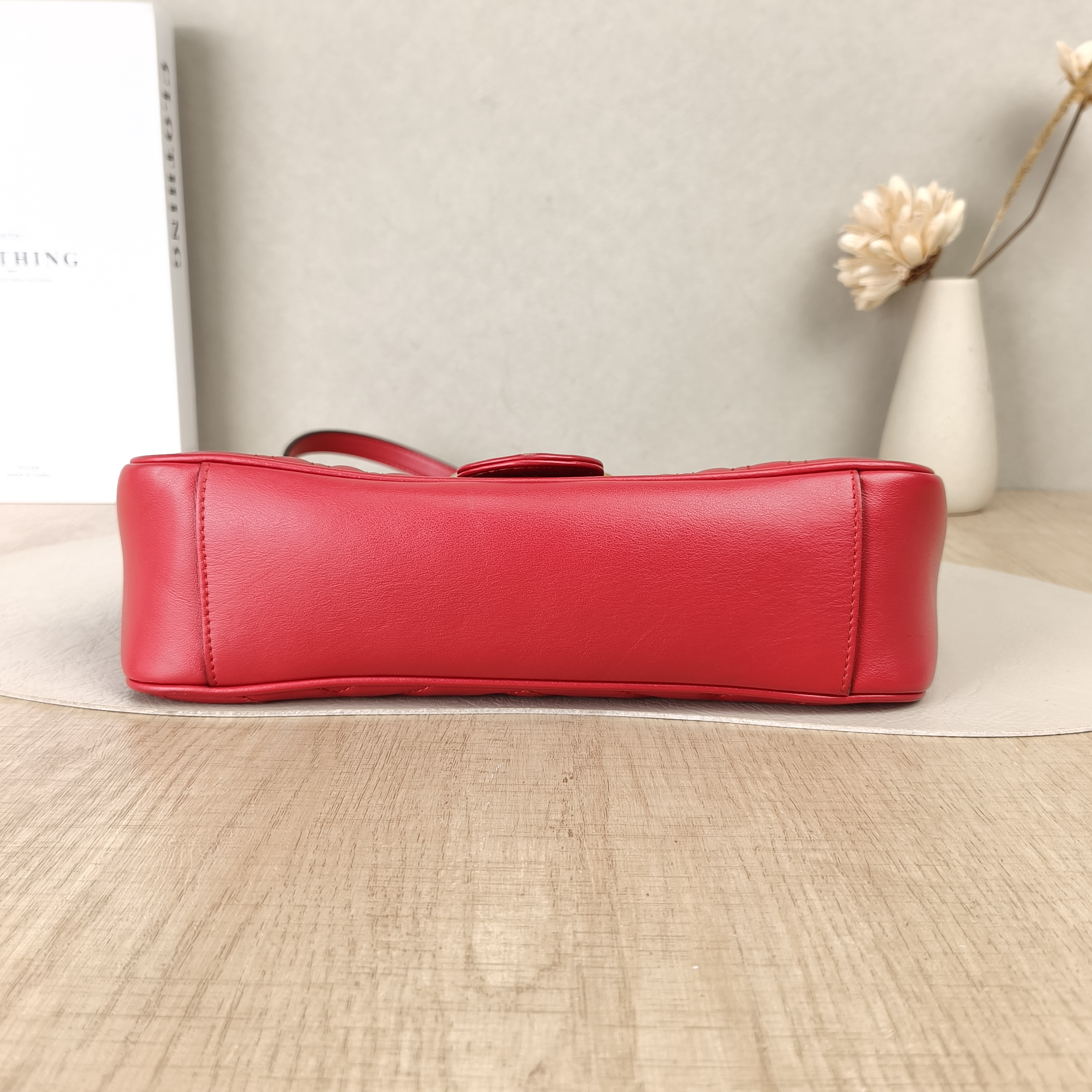 GUCCI Crossbody Bag GG Marmont Medium Marmont 26Red Calfskin Medium26 × 7 × 15 cm — cover view 3 of 5