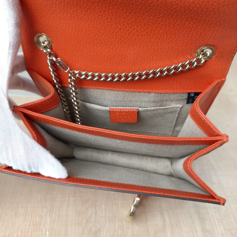 GUCCI Crossbody Bag Interlocking GG Calfskin Small 20 × 5 × 15 cm — detail view 2 of 15