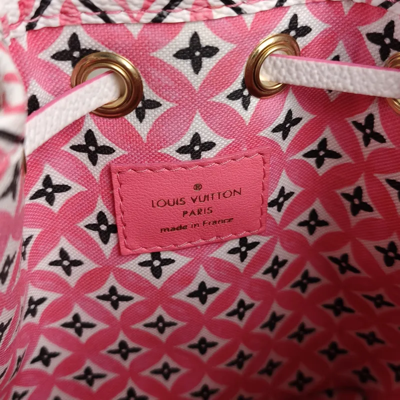 Louis Vuitton Crossbody Bag NANO NOÉ Bucket Bag Nano Collection PV Cnano13 × 10 × 16 cm — detail view 1 of 8