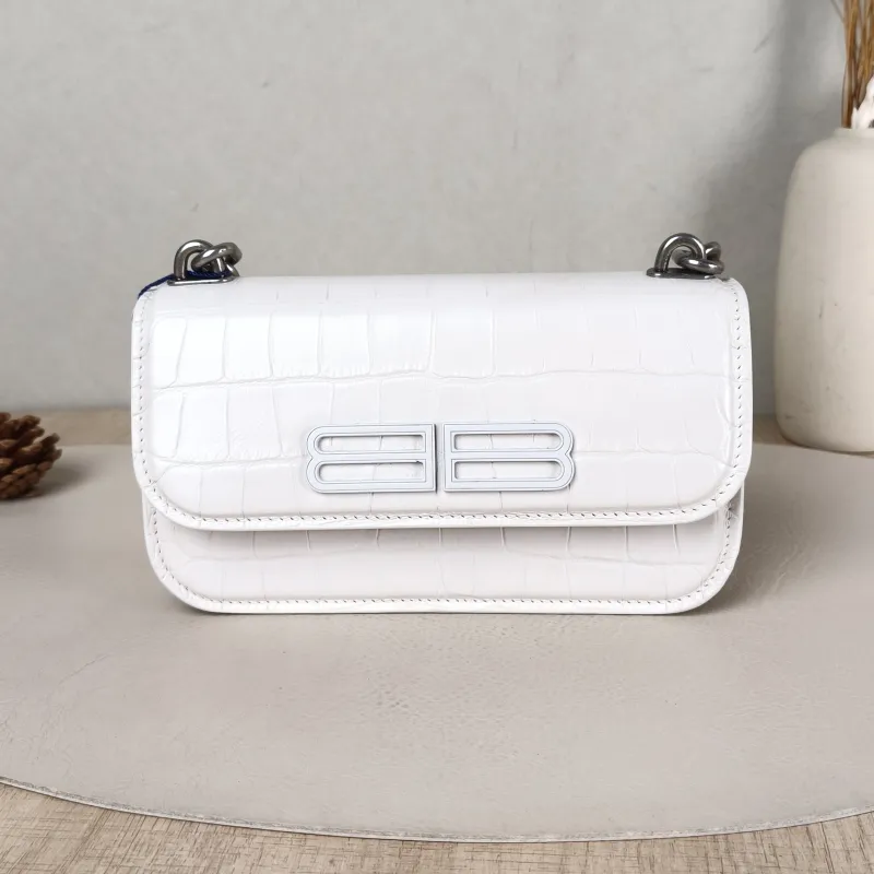 BALENCIAGA Crossbody Bag GOSSIP xs Chain Bag White Calfskin XS 19 × 7 × 10 cm
