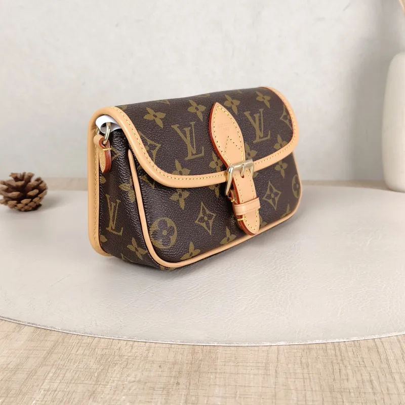 Louis Vuitton Crossbody Bag Diane Baguette Bag Monogram PVC nano 19 × 6 × 10.5 cm — cover view 6 of 6