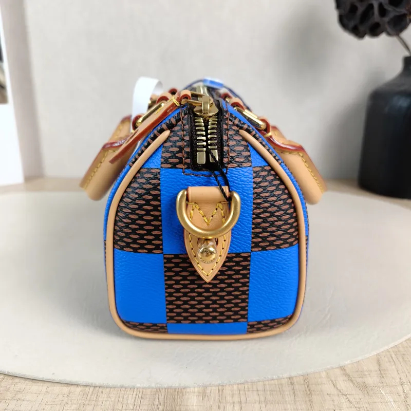 Louis Vuitton Crossbody Bag Speedy 18 PVC 18 × 10 × 12 cm — detail view 1 of 12