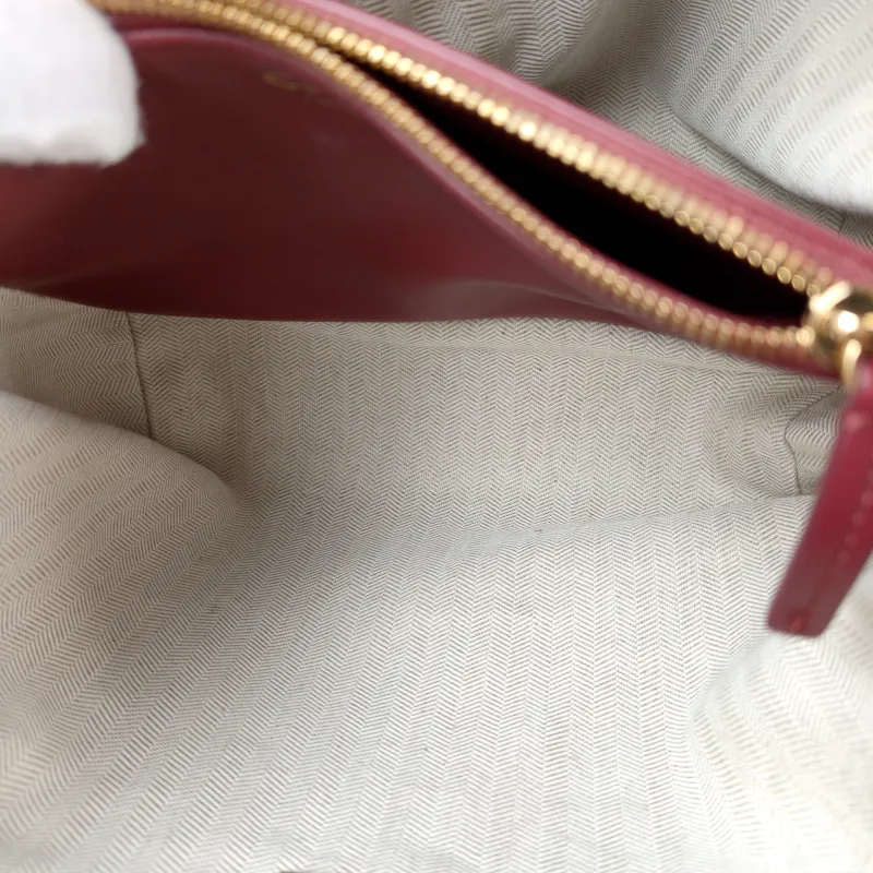Chanel Shoulder Bag Bucket Bag Black Lambskin 22.5 × 13 × 22 cm — detail view 5 of 10