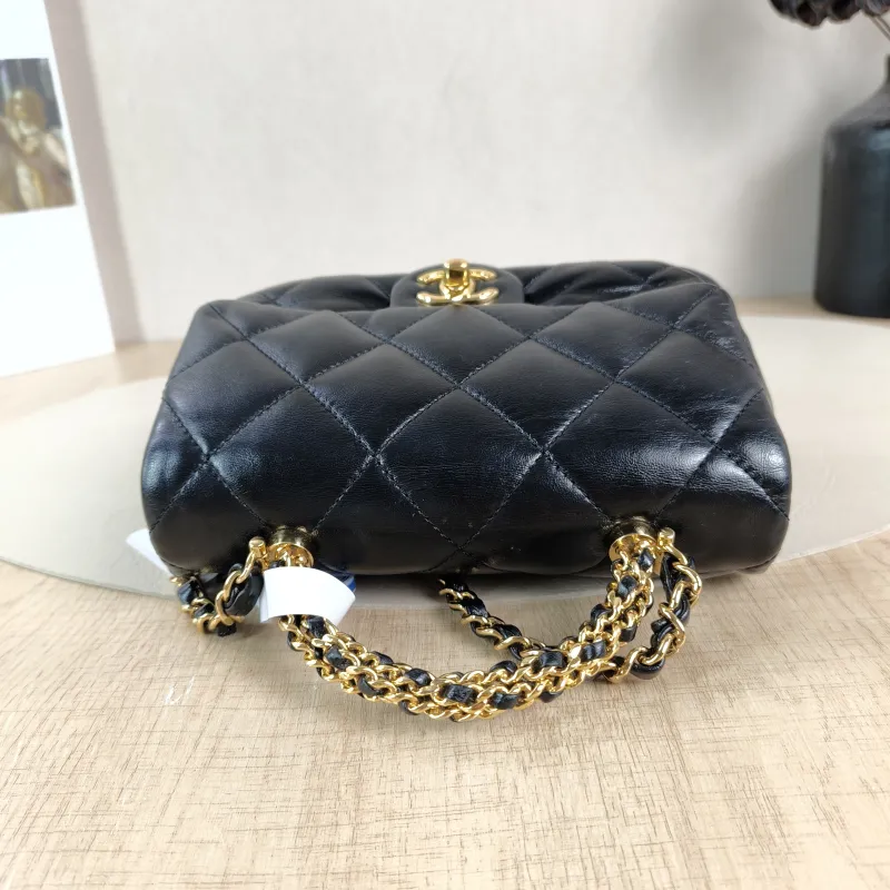 Chanel Crossbody Bag 24b Black Lambskin Mini 19 × 8.5 × 14 cm — detail view 4 of 13