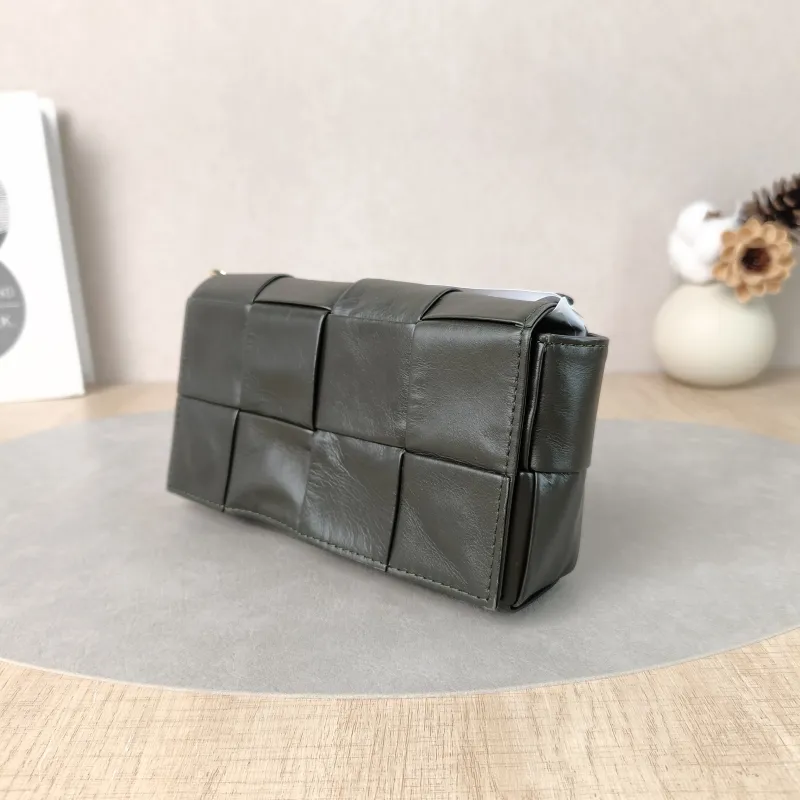 Bottega Veneta Crossbody Bag Cassette Woven Calfskin 18 × 5 × 9.5 cm — cover view 2 of 6