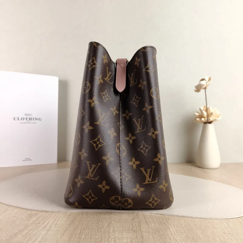 Louis Vuitton Shoulder Bag NÉONOÉ Bucket Bag PVC Medium 26 × 17.5 × 26 cm — detail view 1 of 9