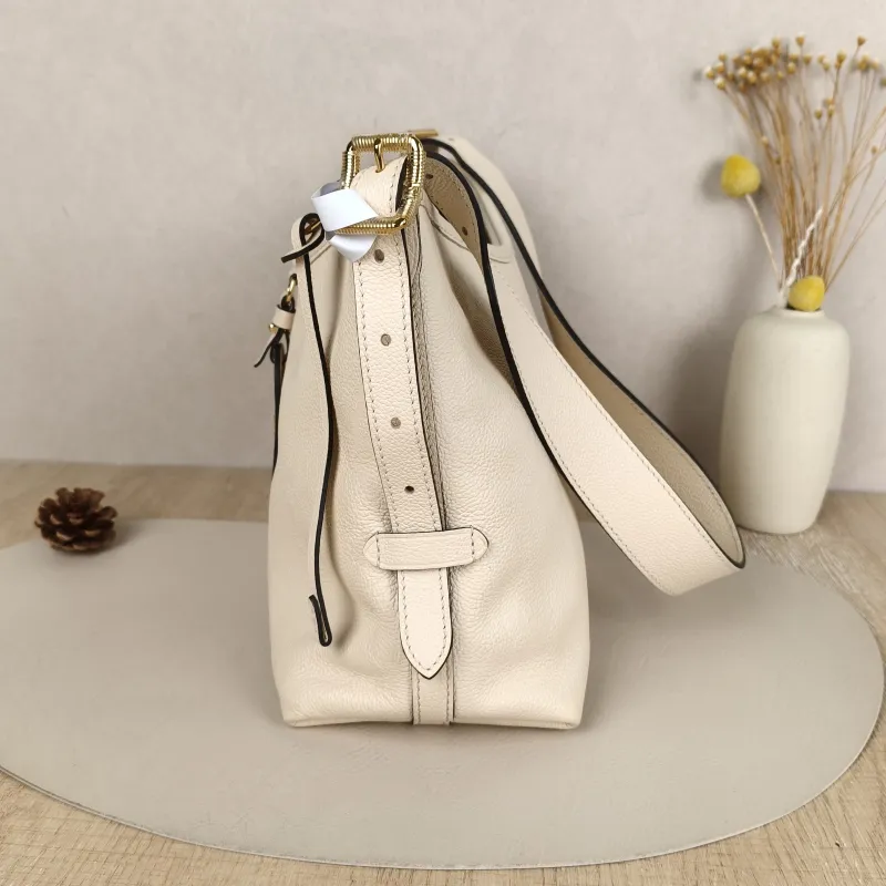 Louis Vuitton carryall Small White Calfskin Microchip Edition · Shoulder Strap Inner Pouch Leather Tag · 29.5 × 12 × 24 cm — cover view 3 of 8