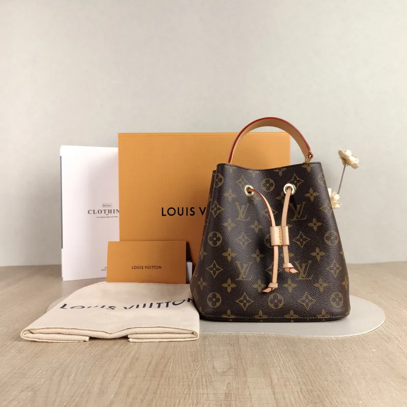 Louis Vuitton Crossbody Bag NÉONOÉ Bucket Bag BB Monogram PVC BB 20 × 13 × 20 cm — cover view 3 of 6