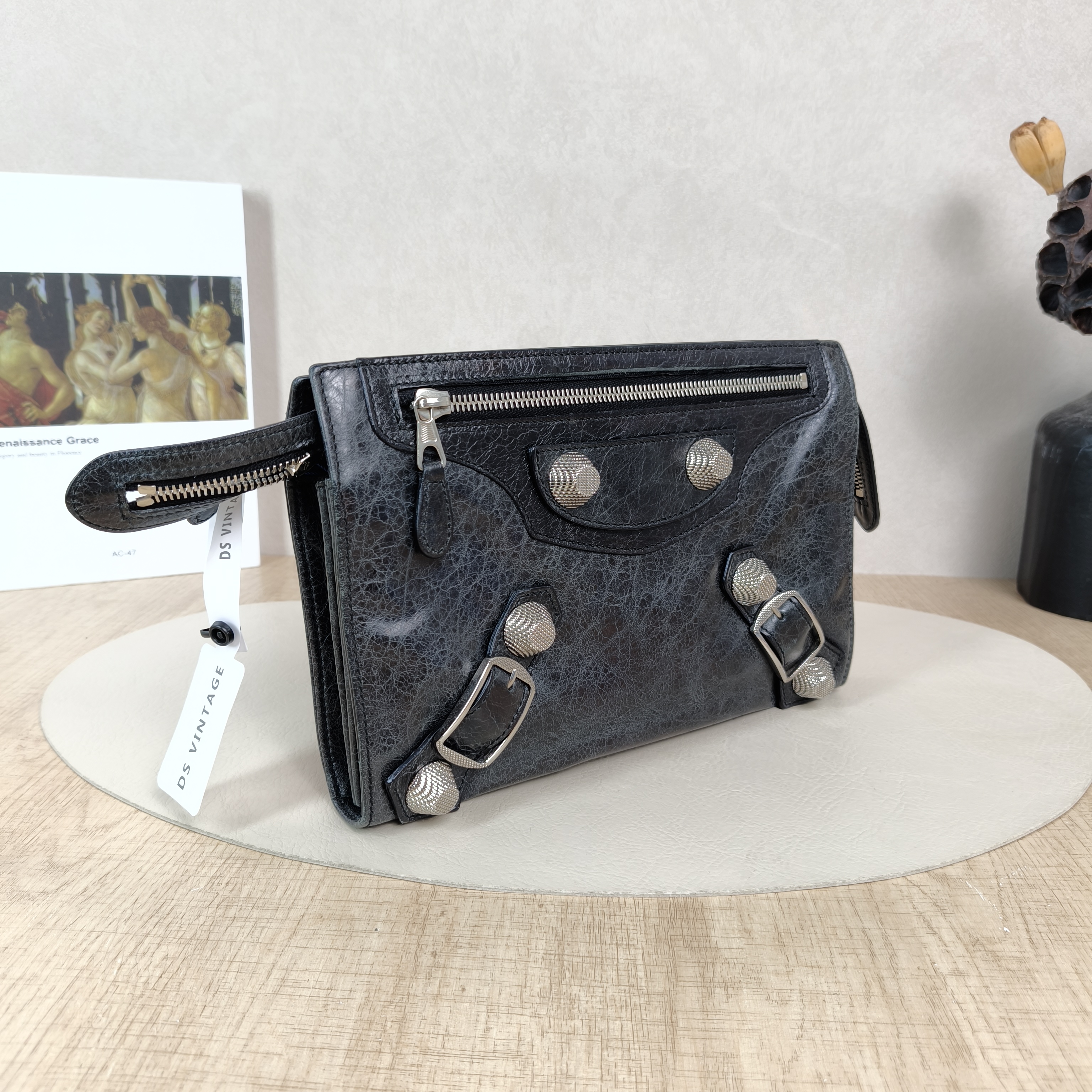 BALENCIAGA Clutch Clutch Black Lambskin One Size24 × 3 × 17 cm — cover view 5 of 5
