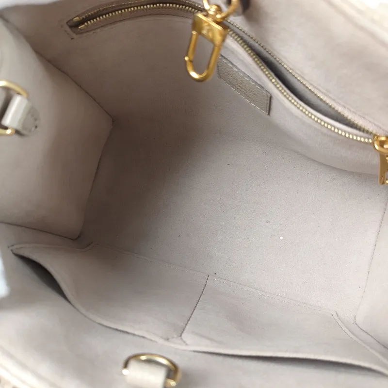 Louis Vuitton Shoulder Bag Onthego · White Empreinte Embossed Calfskin Monogram Small25 × 11.5 × 19 cm — detail view 3 of 13