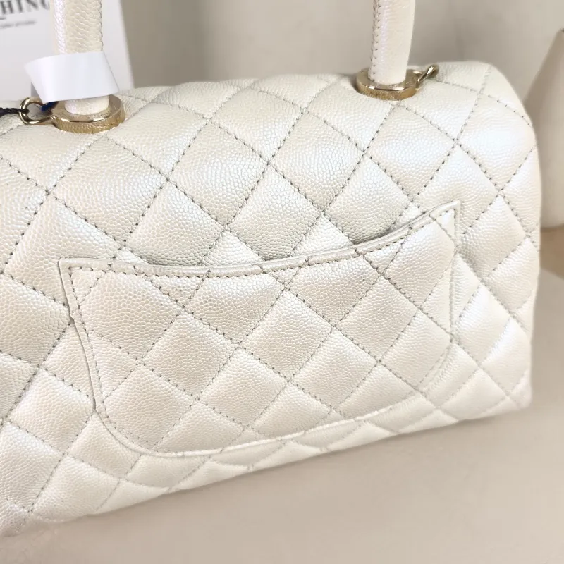 Chanel Top Handle Bag Coco Handle​ Grained Calfskin Small24 × 10 × 14 cm — detail view 5 of 15