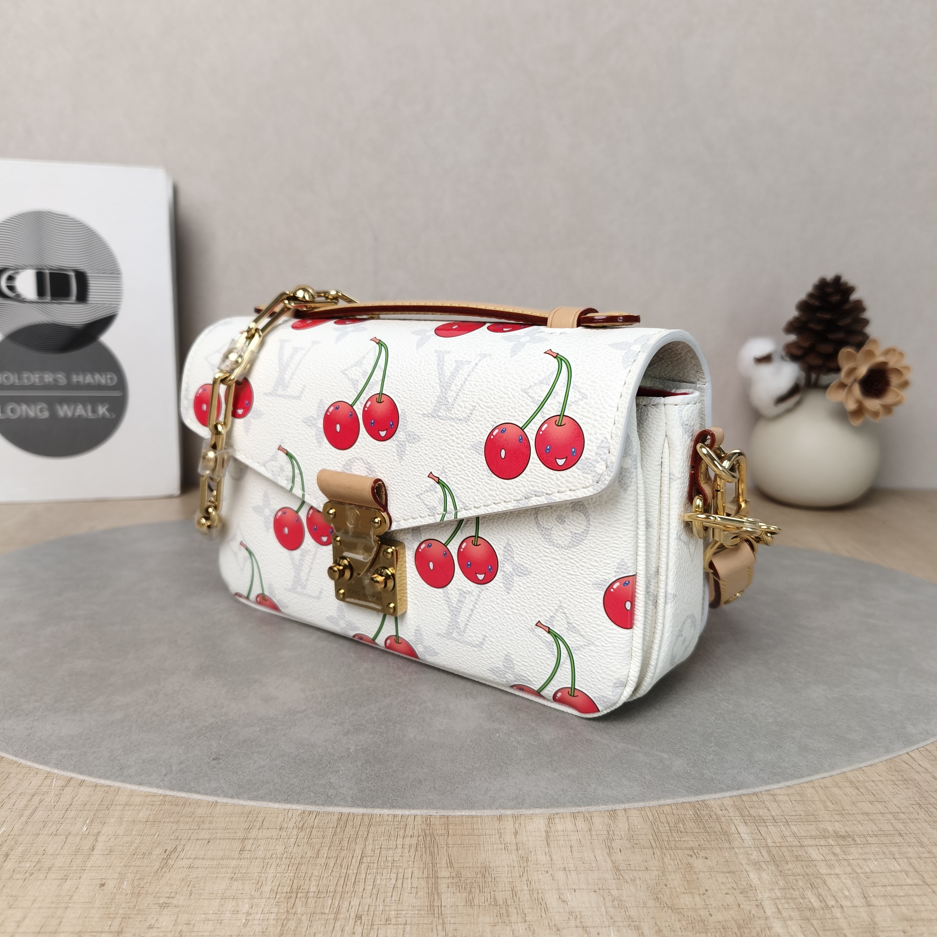 Louis Vuitton Crossbody Bag Pochette Métis East West White · PVC Small21.5 × 6 × 13.5 cm — cover view 5 of 6