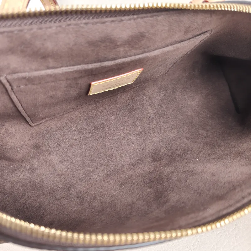 Louis Vuitton Shoulder Bag Squire East West Monogram PVC One Size 29 × 8 × 14 cm — detail view 2 of 9
