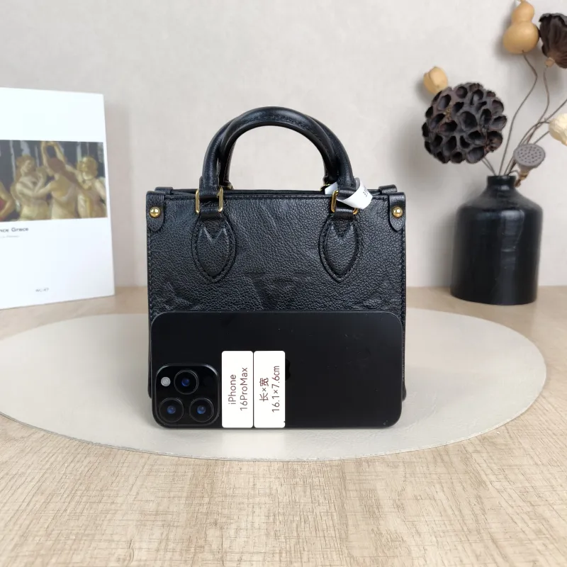 Louis Vuitton Crossbody Bag Onthego BB Black Empreinte Embossed Calfskin Monogram BB18 × 8.5 × 15 cm — cover view 5 of 5