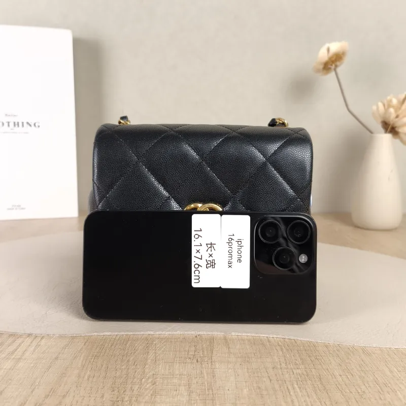 Chanel Crossbody Bag Edition Black Calfskinmini16.5 × 7 × 13 cm — cover view 3 of 5