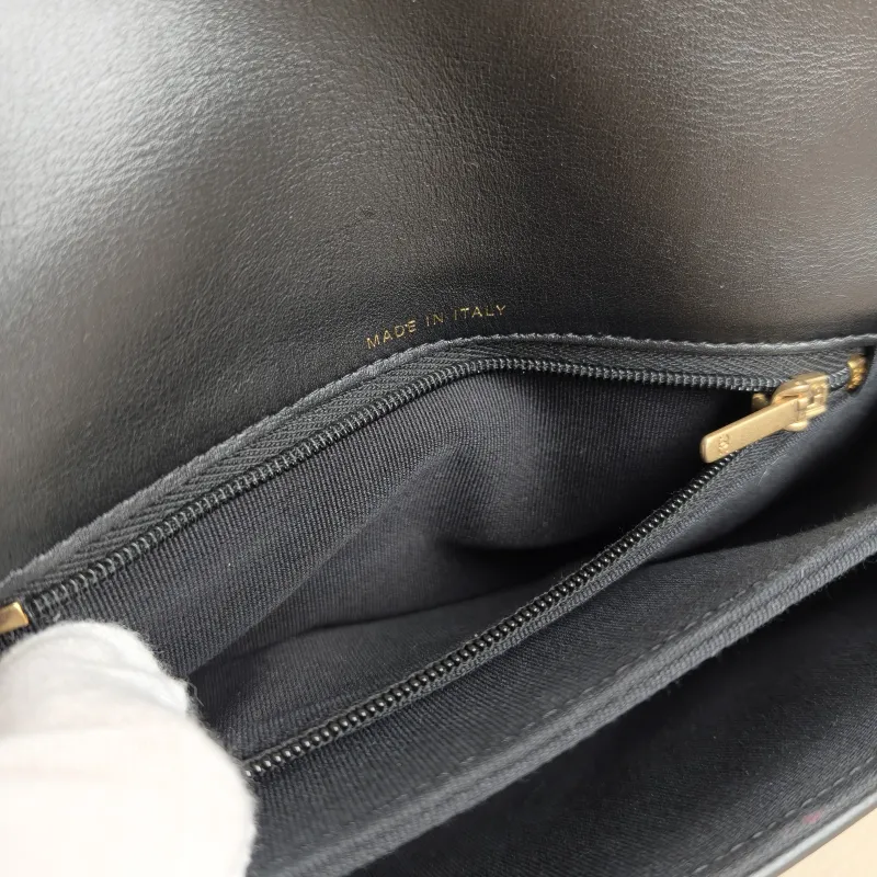 Chanel Crossbody Bag 23k 19 hobo Black Calfskin One Size 18 × 4 × 12 cm — detail view 6 of 12